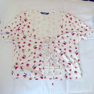 Size Medium white too with flowers